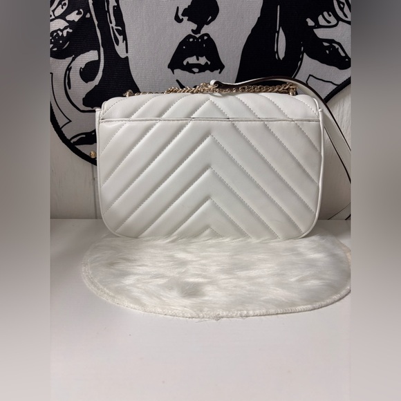 DKNY White Quilted Shoulder Bag with Gold Chain Accent - Picture 2 of 5